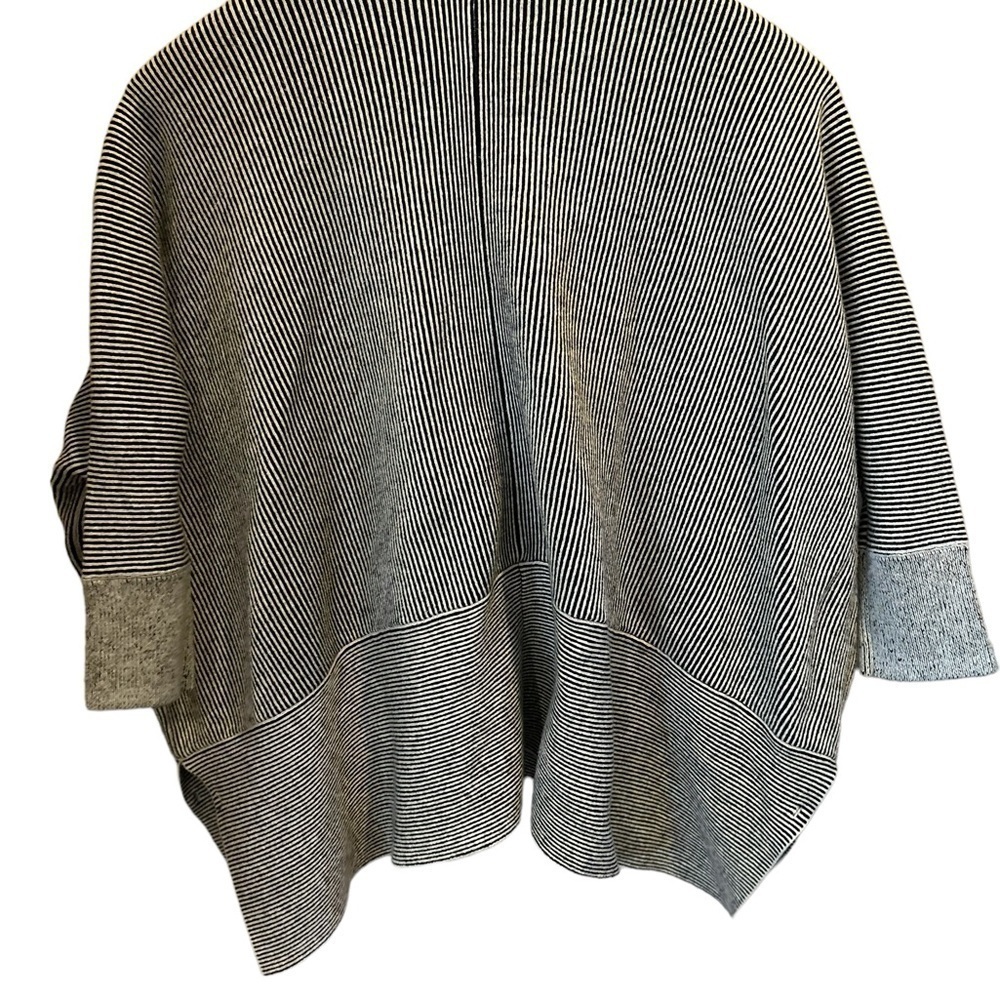 Cabi S white and black striped zip up oversized top - Picture 7 of 9
